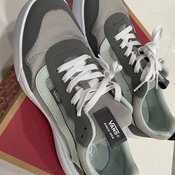 Vans Gray and Mint Sneakers Size 9.5 - Picture 2 of 6
